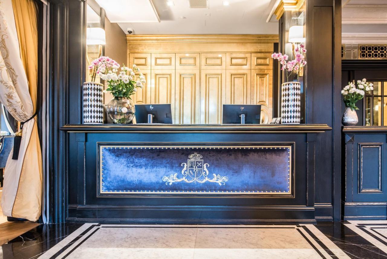 Bachleda Luxury Hotel Krakow Mgallery Hotel Collection Extérieur photo Reception desk at the hotel