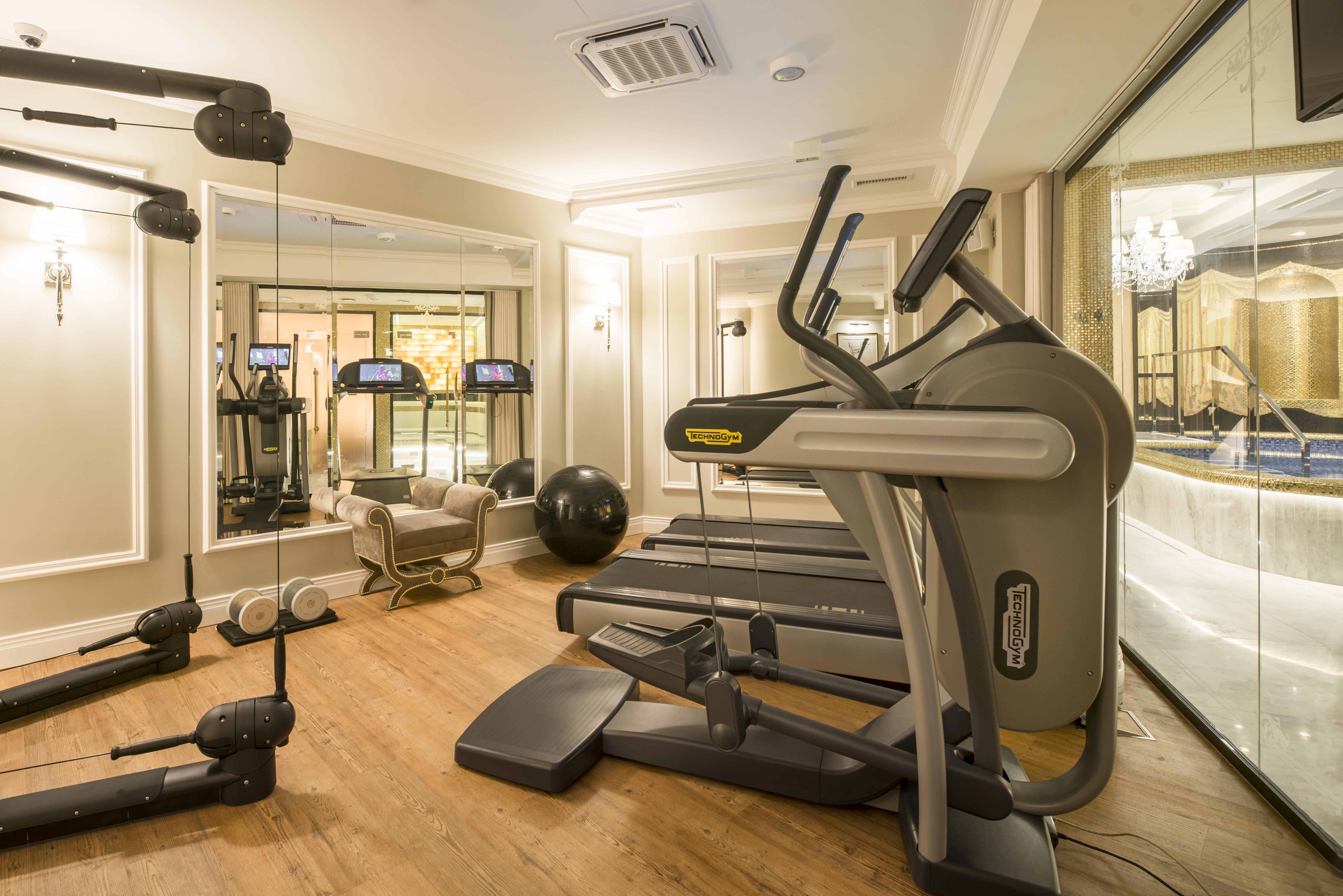 Bachleda Luxury Hotel Krakow Mgallery Hotel Collection Extérieur photo A gym at the Mandarin Oriental, Munich