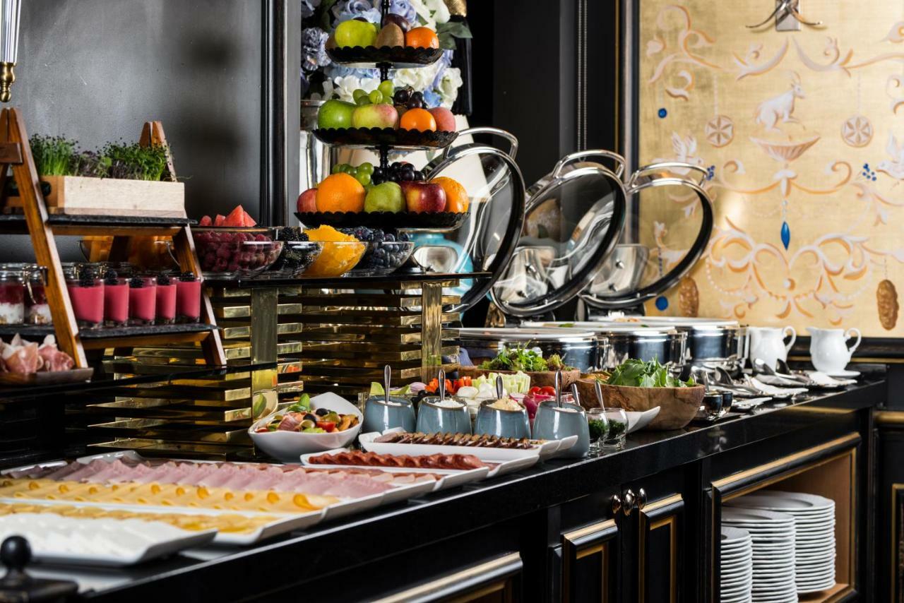 Bachleda Luxury Hotel Krakow Mgallery Hotel Collection Extérieur photo A buffet at a hotel